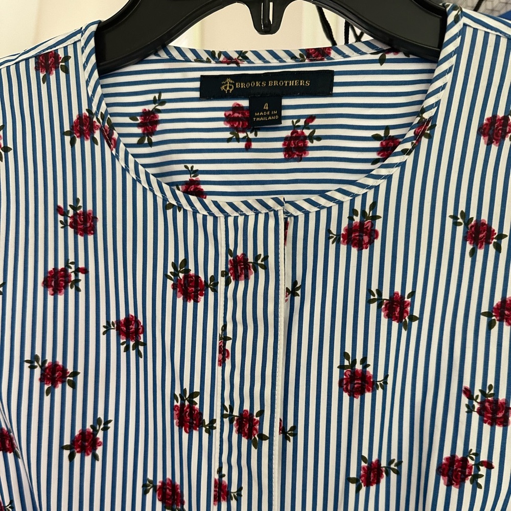 Brooks Brothers blue and white striped rose print short sleeve dress size 4
